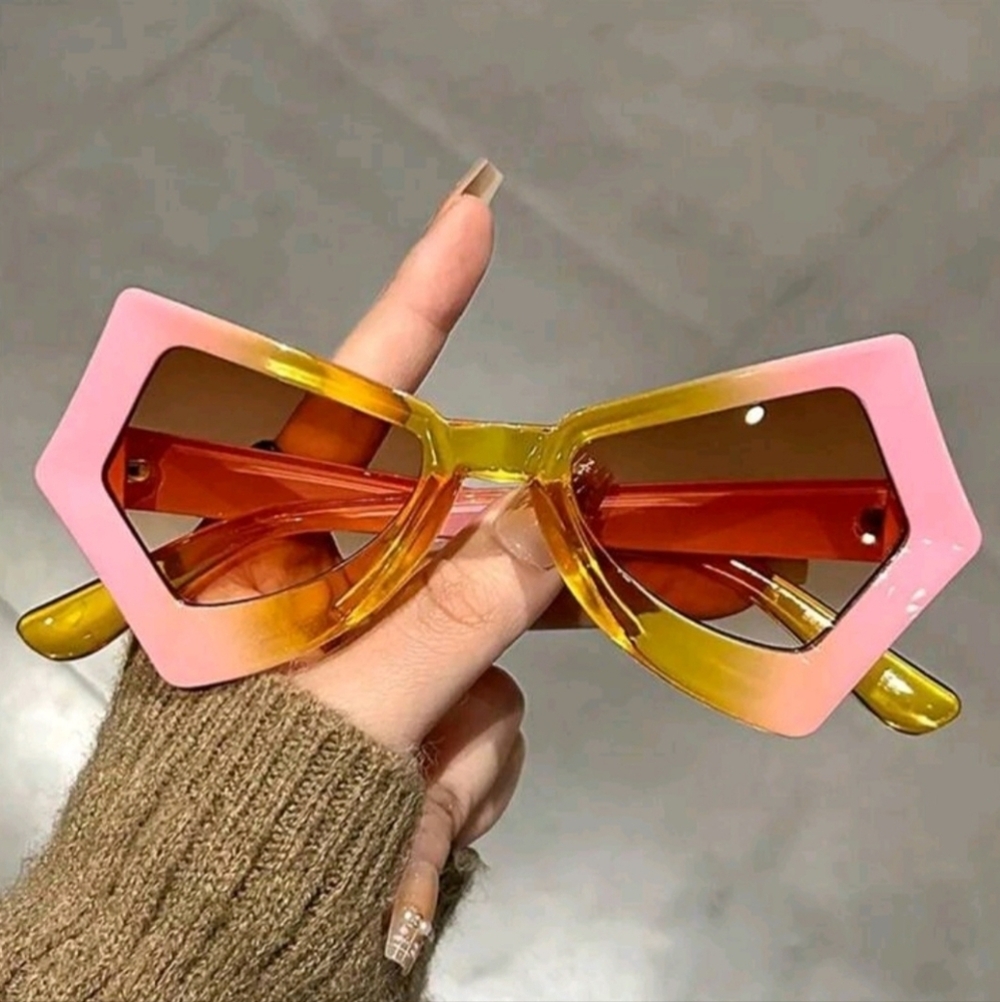 NWT Pink Retro Oversized Butterfly Cat Eye Fashion Sunglasses